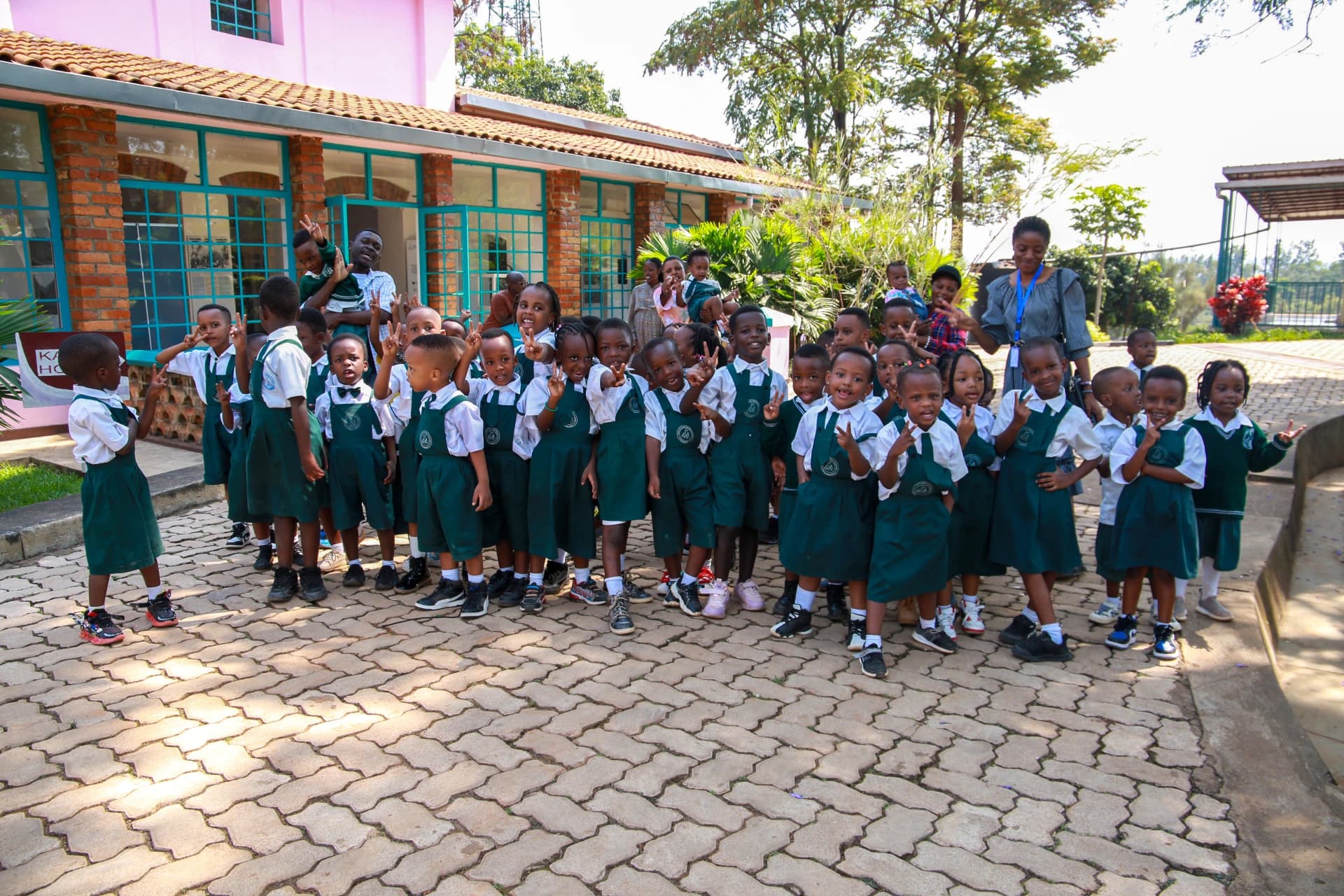 Ecole Dove Students